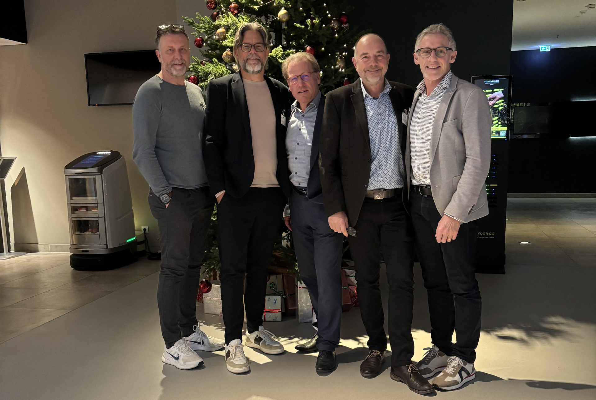 Auf dem Foto sieht man die 5 Delegierten. 
&copy; in.betrieb gGmbH